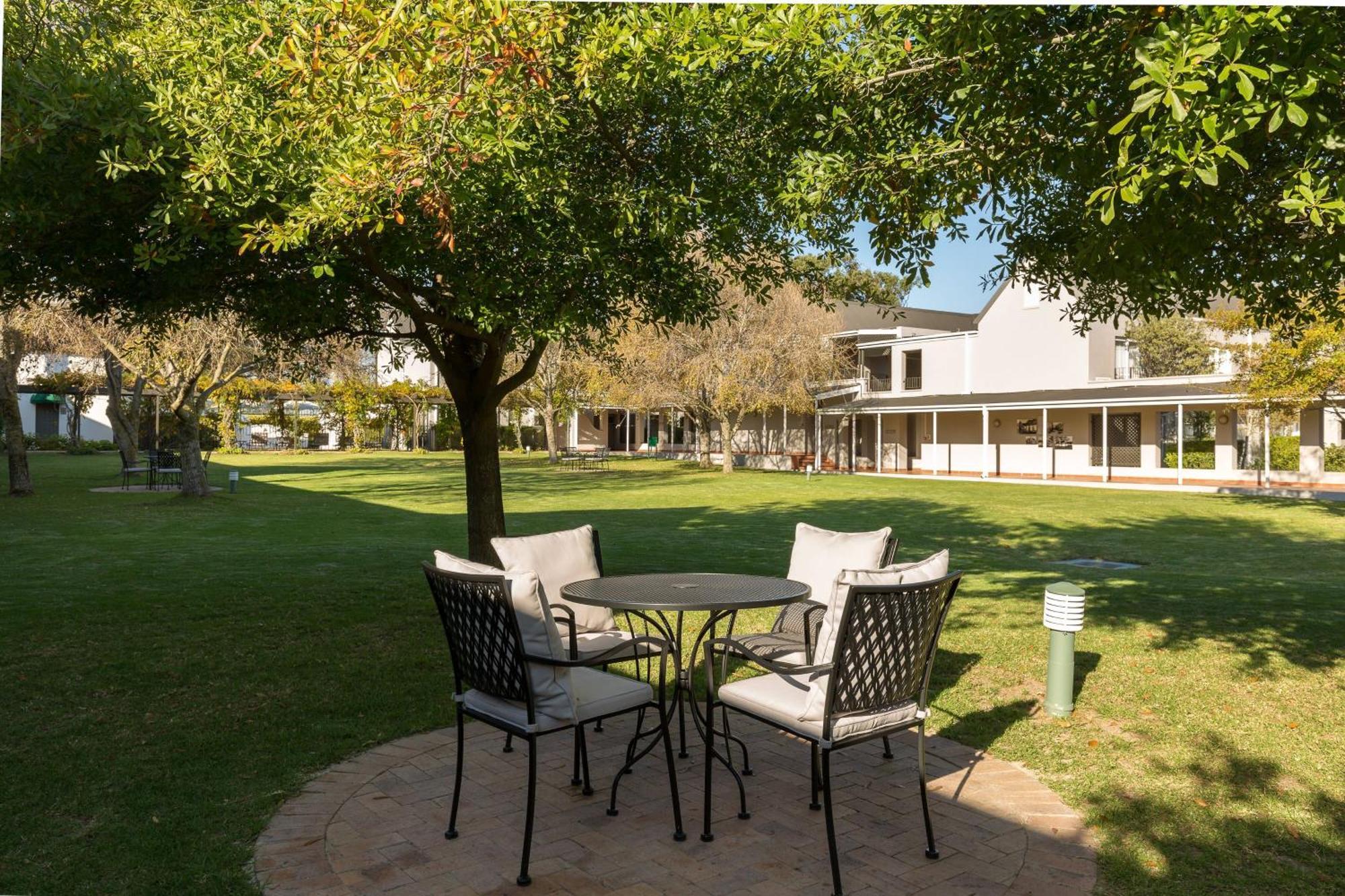 Protea Hotel By Marriott Cape Town Mowbray Bagian luar foto